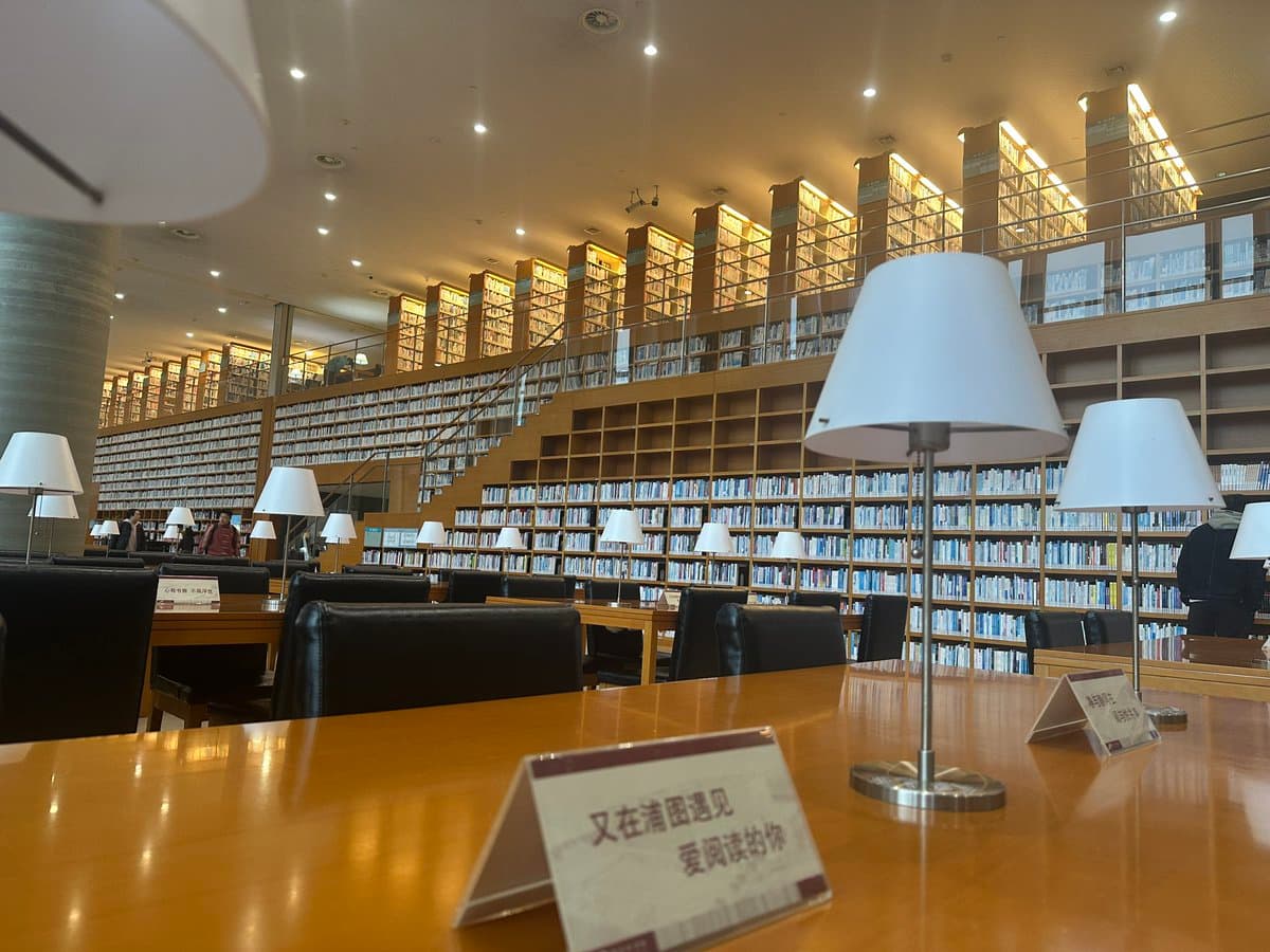 在图书馆的一天，有种自律的感觉🤒 https://t.co/d4S04ciKIN